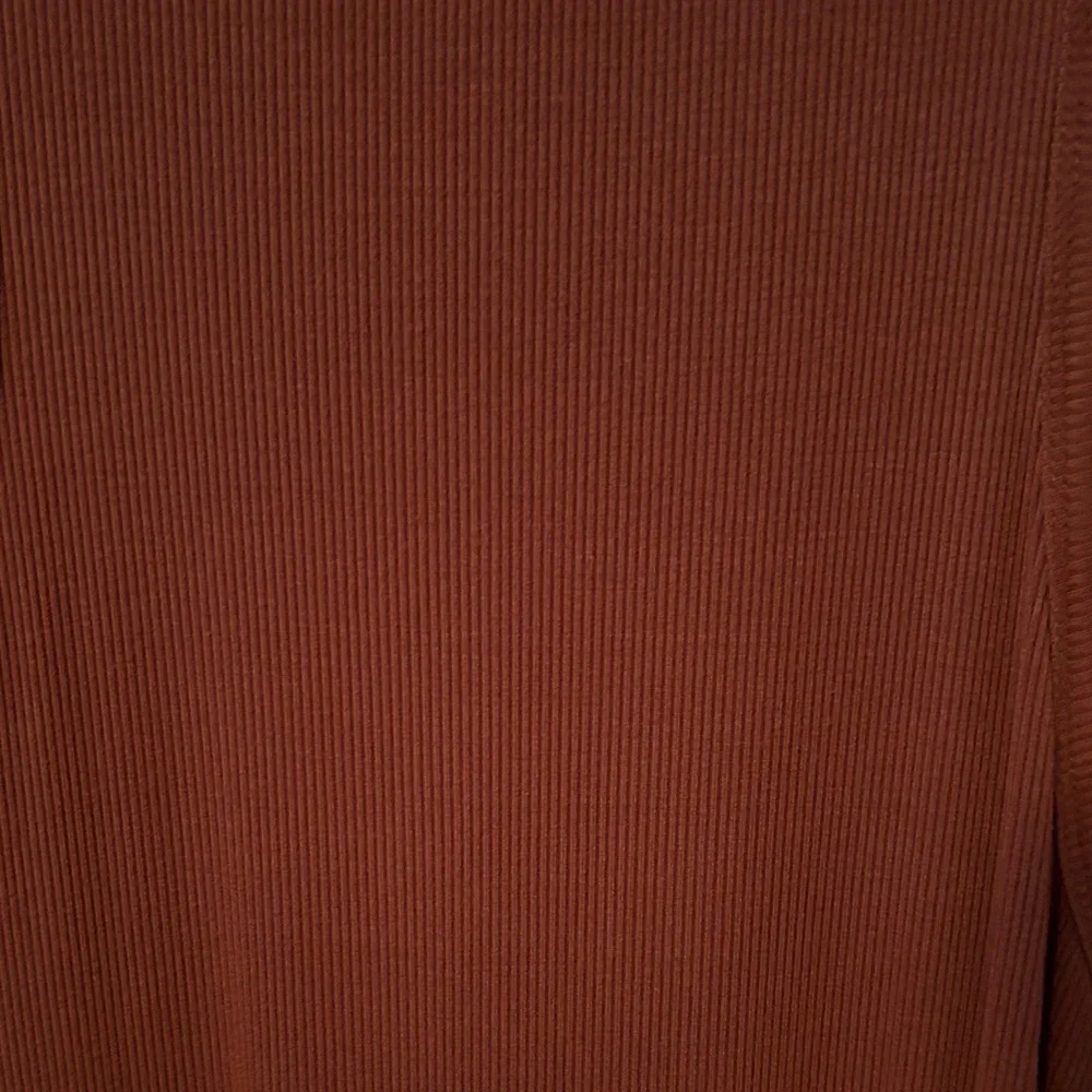 Ultra Flirt Ribbed Rust Top - Picture 4 of 4